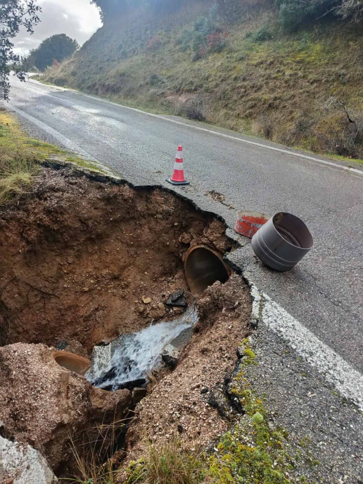 Αχαΐα: Εικόνες «αποκάλυψης» σε ορεινά χωριά μετά το πέρασμα της κακοκαιρίας ΦΩΤΟ 32 Αχαΐα: Εικόνες «αποκάλυψης» σε ορεινά χωριά μετά το πέρασμα της κακοκαιρίας ΦΩΤΟ
