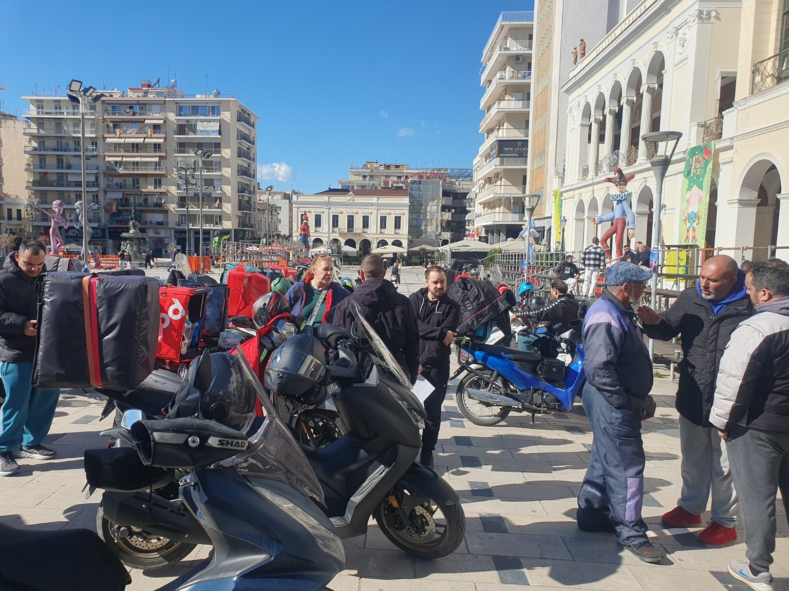 Πάτρα: Διαμαρτυρία από τους διανομείς της Αχαΐας για τα εργασιακά  ΦΩΤΟ