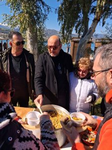 Εφτιαξε φασολάδα και χαλάρωσε στα Κούλουμα της Αιγιάλειας ο Υφυπουργός Πολιτισμού Ι. Φωτήλας ΦΩΤΟ 38 Εφτιαξε φασολάδα και χαλάρωσε στα Κούλουμα της Αιγιάλειας ο Υφυπουργός Πολιτισμού Ι. Φωτήλας ΦΩΤΟ