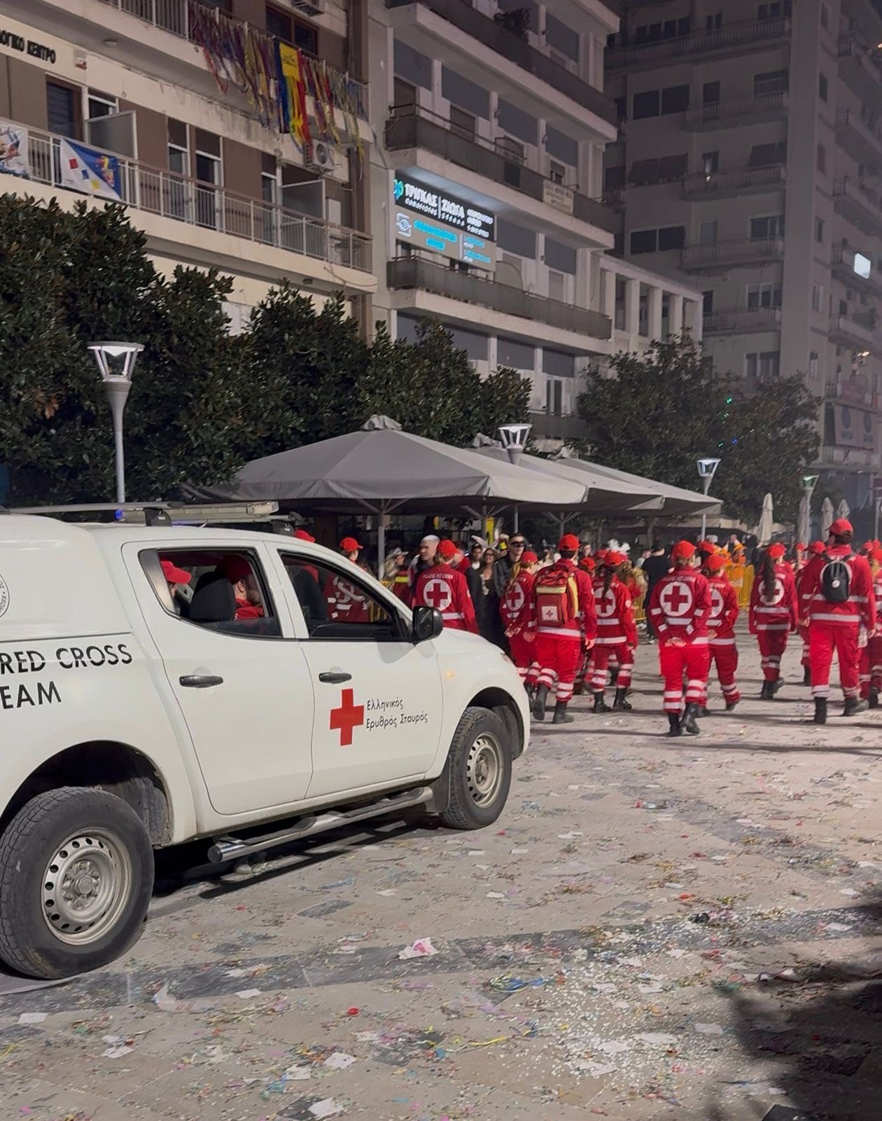 Πάτρα: Κακώσεις, λιποθυμίες, εκδορές σε 223 περιστατικά - Φύλαξη και με λέμβο - Ο επίσημος απολογισμός του Ερυθρού Σταυρού στο Καρναβάλι ΒΙΝΤΕΟ - ΦΩΤΟ