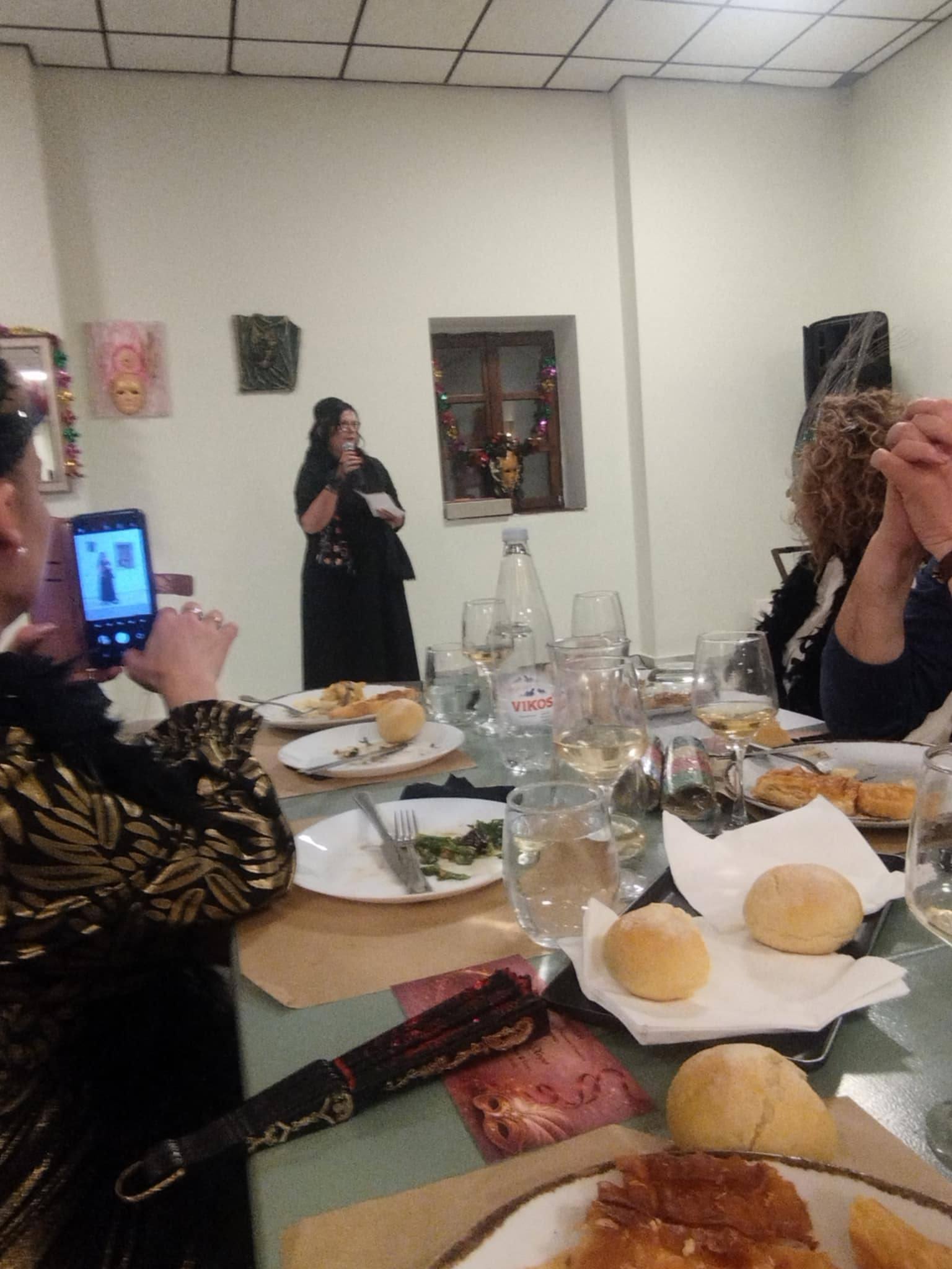 Ο Αποκριάτικος Χορός στον Ελαιώνα από τις «Τρυπιώτισσες» ΦΩΤΟ