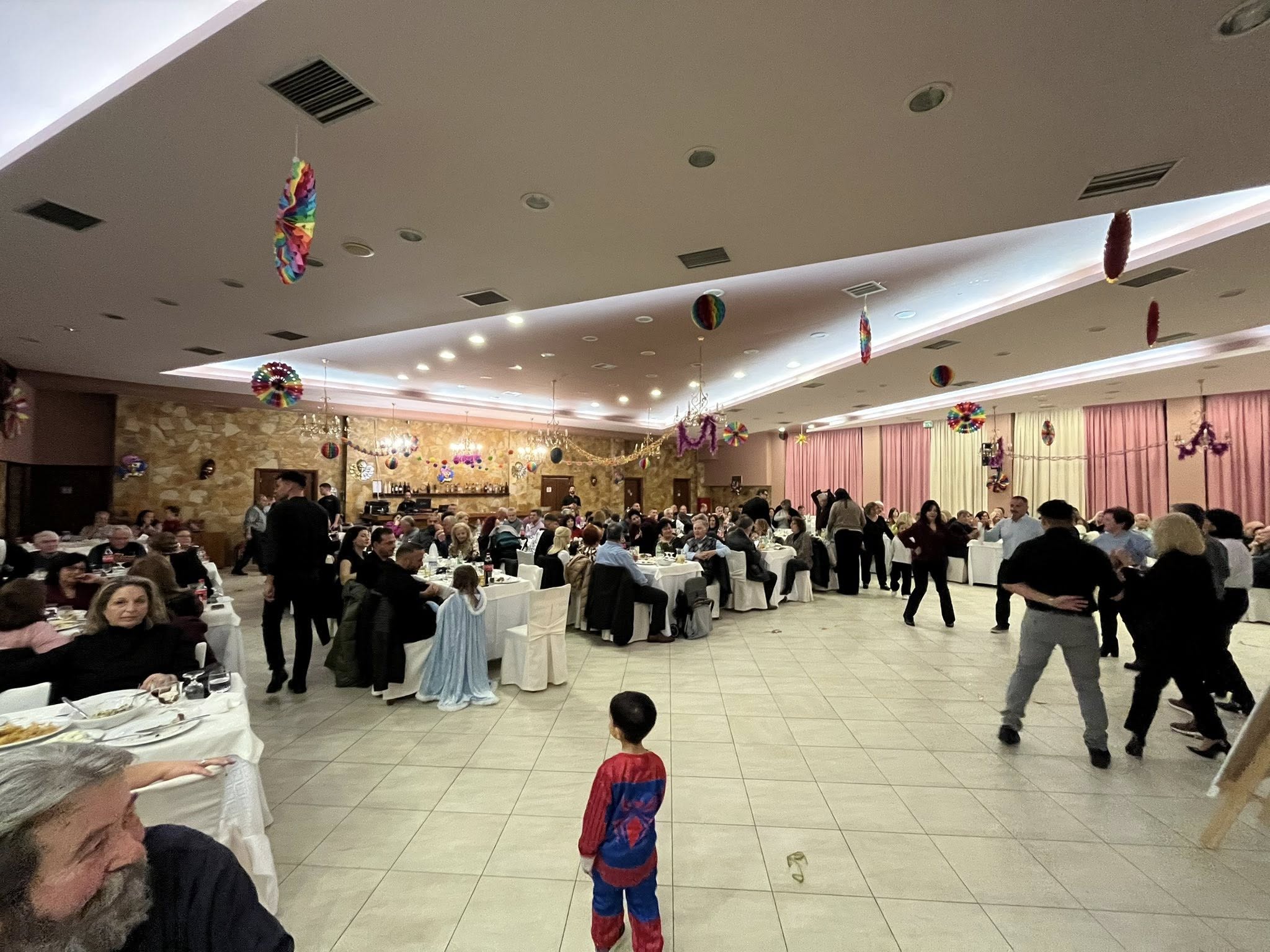 Ο Σκιαδαρέσης με Τόνι Σφήνο...«πέταξαν» Καρναβαλικά στην Ανδραβίδα ΦΩΤΟ