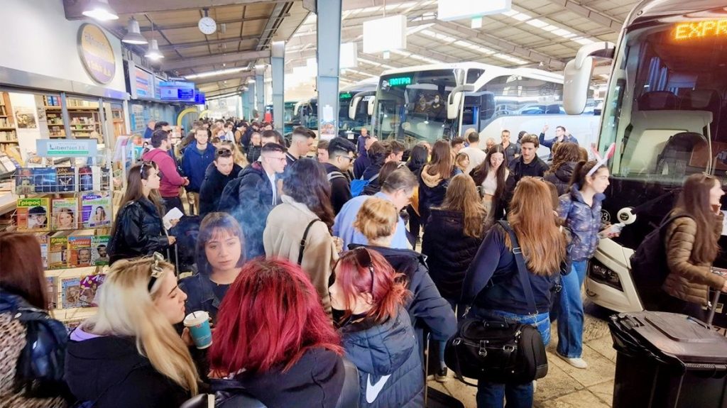 Πάτρα: Κάθοδος χιλιάδων επισκεπτών για το Καρναβάλι - Πάνω από 200 λεωφορεία - Μειωμένη η κίνηση στα ΙΧ ΦΩΤΟ