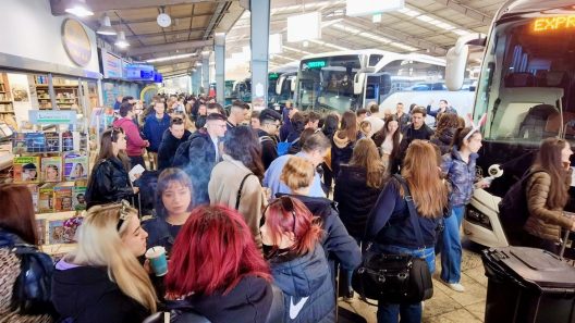 Πάτρα: Κάθοδος χιλιάδων επισκεπτών για το Καρναβάλι - Πάνω από 200 λεωφορεία - Μειωμένη η κίνηση στα ΙΧ ΦΩΤΟ