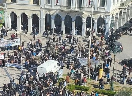 Πάτρα: Τρία χρόνια από την τραγωδία των Τεμπών  – «Η κονωνία δεν ξεχνά» το σύνθημα του μεγάλου συλλαλητηρίου ΦΩΤΟ