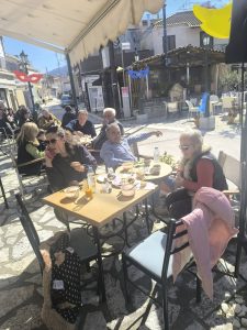 Το Μαζαράκι με εδέσματα Καθαράς Δευτέρας ΦΩΤΟ
