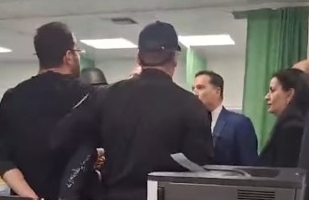 ΑΠΟΚΛΕΙΣΤΙΚΟ - Πάτρα: Κείμενο με πάνω από 200 υπογραφές υπέρ του ιατρού Ζιαζιά, «κόλαφος» για τον υπουργό Υγείας Άδωνι Γεωργιάδη ΤΑ ΟΝΟΜΑΤΑ