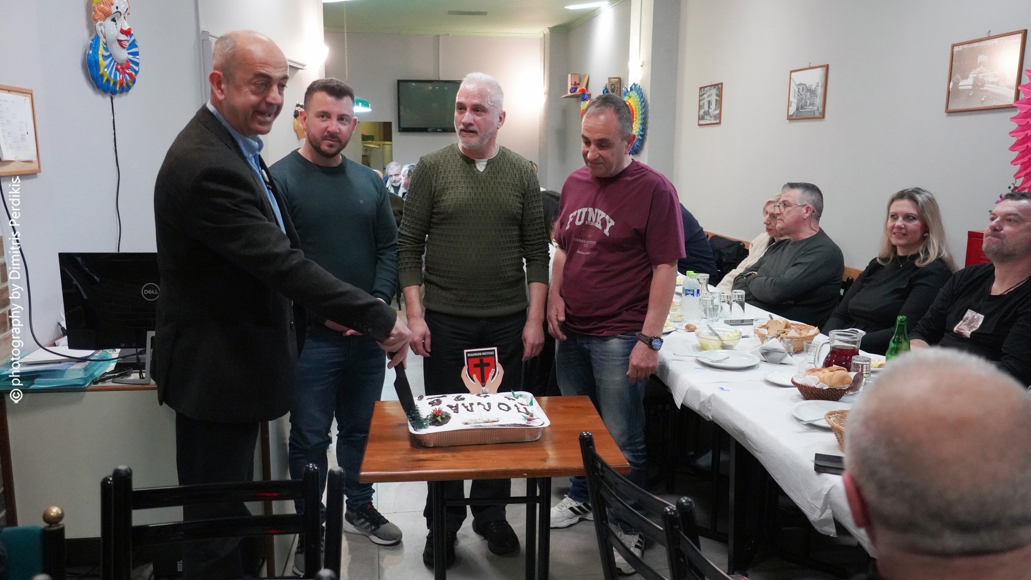 Η Ομάδα Παλαιμάχων Αιγίου ευχήθηκε....χωρίς τραυματισμούς ΦΩΤΟ