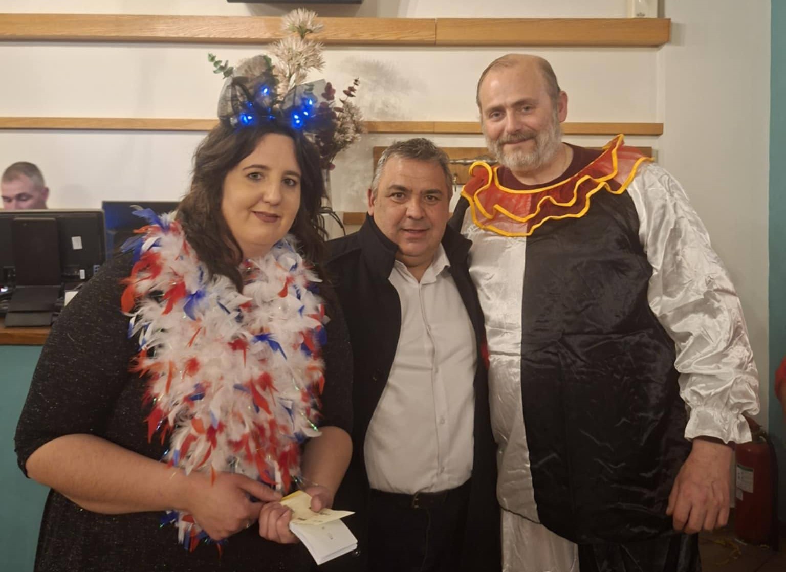 Μασκαρεμένοι οι Γονείς του Δημοτικού της Γονέων και Κηδεμόνων του Δημοτικού της Κουλούρας Αιγίου ΦΩΤΟ