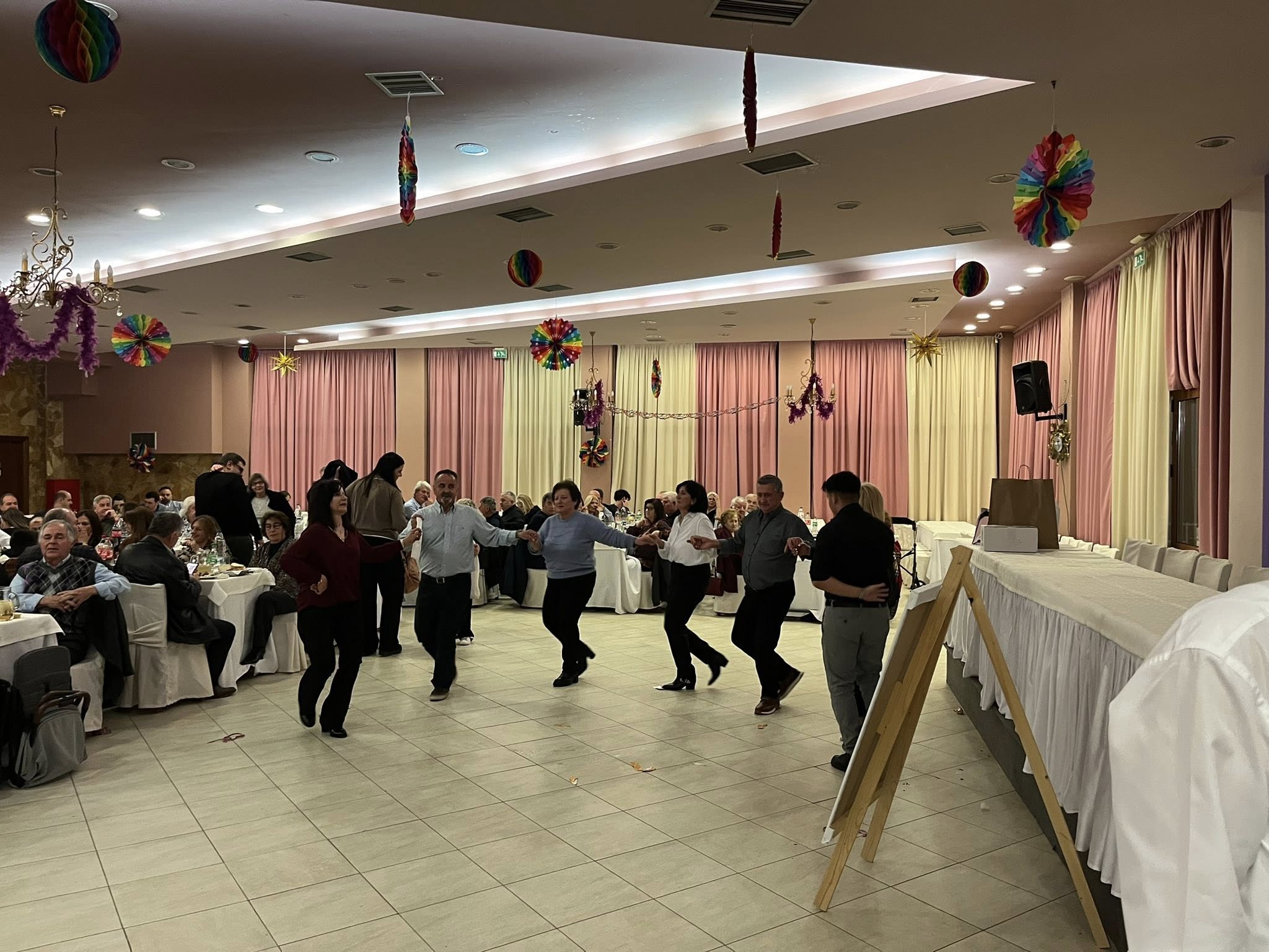 Ο Σκιαδαρέσης με Τόνι Σφήνο...«πέταξαν» Καρναβαλικά στην Ανδραβίδα ΦΩΤΟ