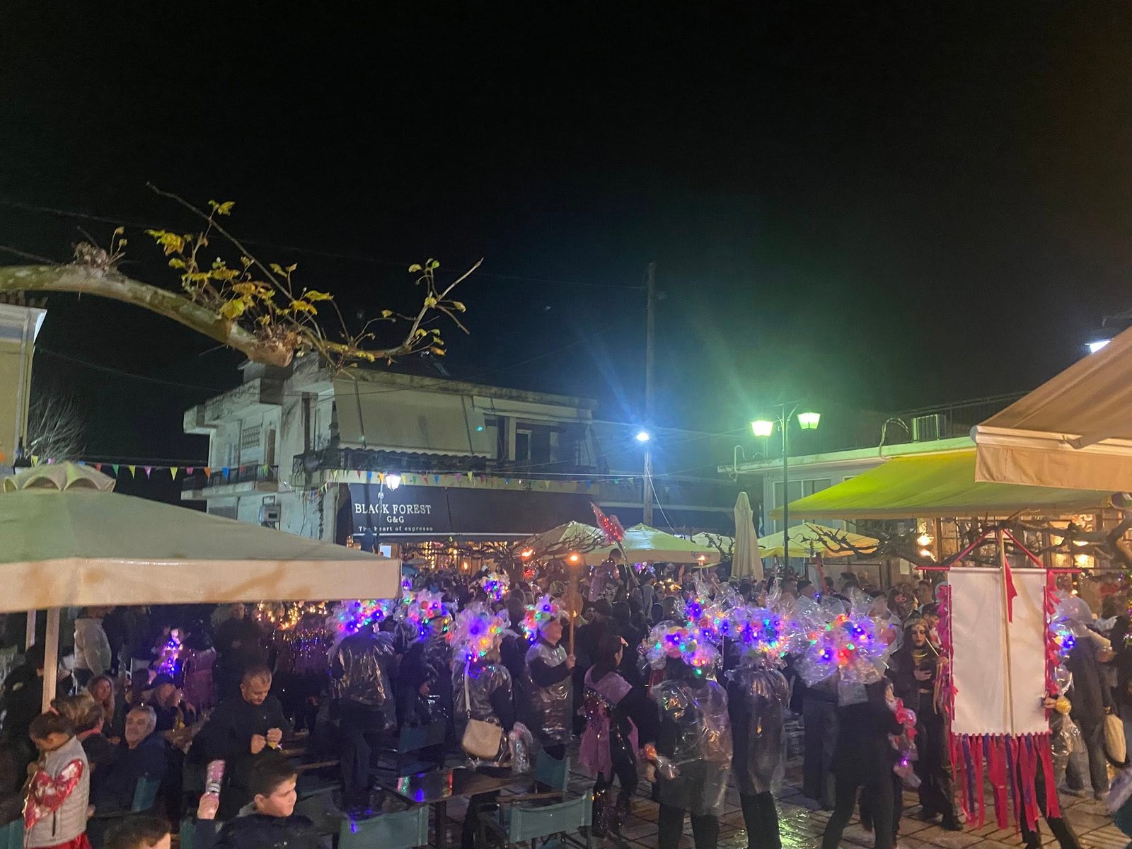 Μαγική καρναβαλική βραδιά στην Ακράτα ΦΩΤΟ