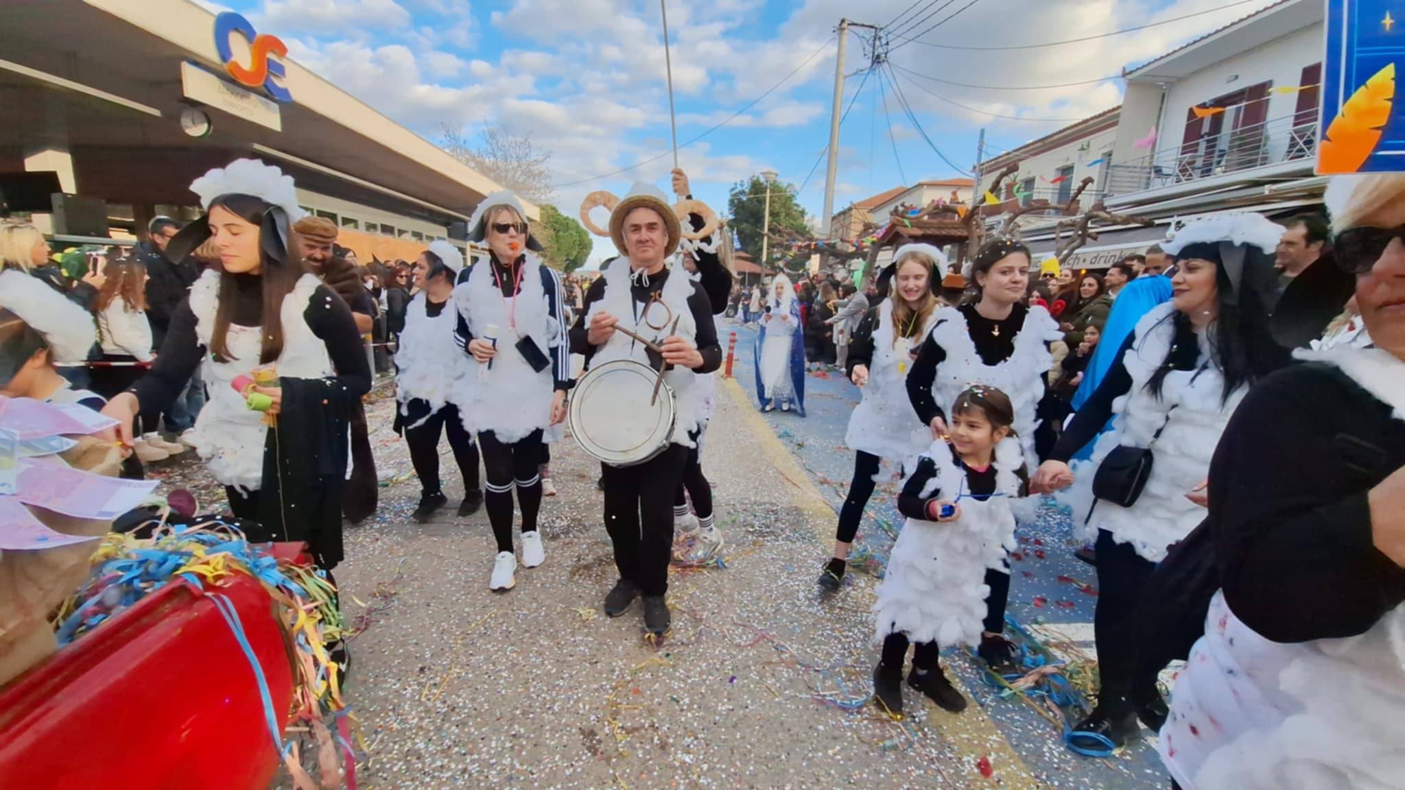 Διακοπτό: Το Καρναβάλι στον σταθμό του κεφιού ΦΩΤΟ