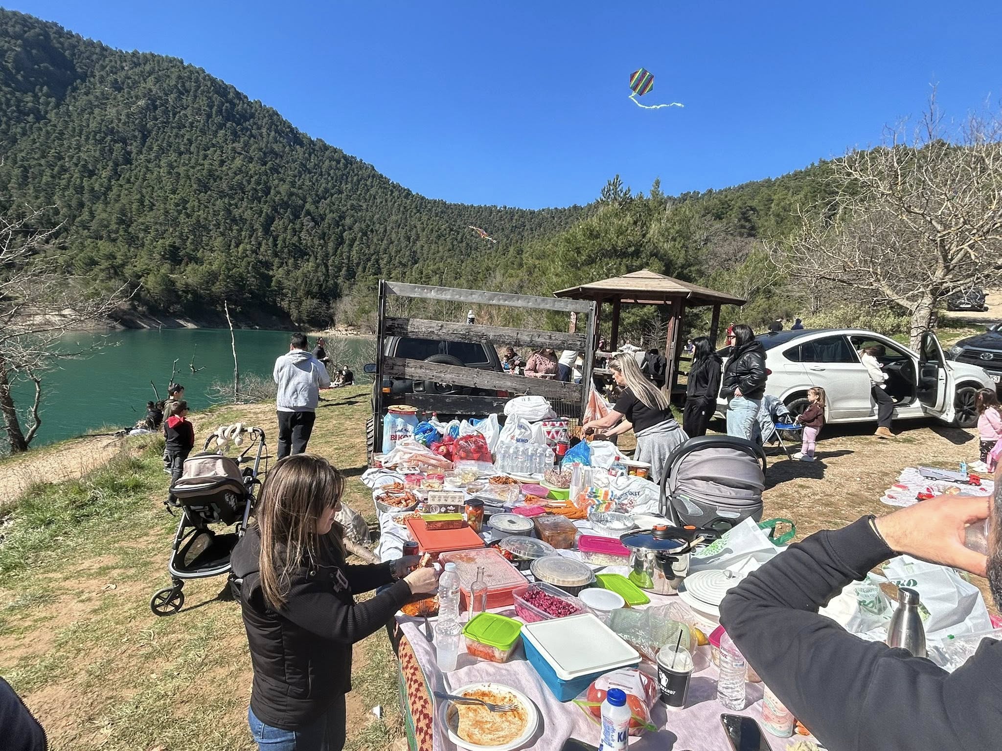 Επέλεξαν τη Λίμνη Τσιβλού για « Καλή Σαρακοστή» και τος αντάμειψε το τοπίο ΦΩΤΟ