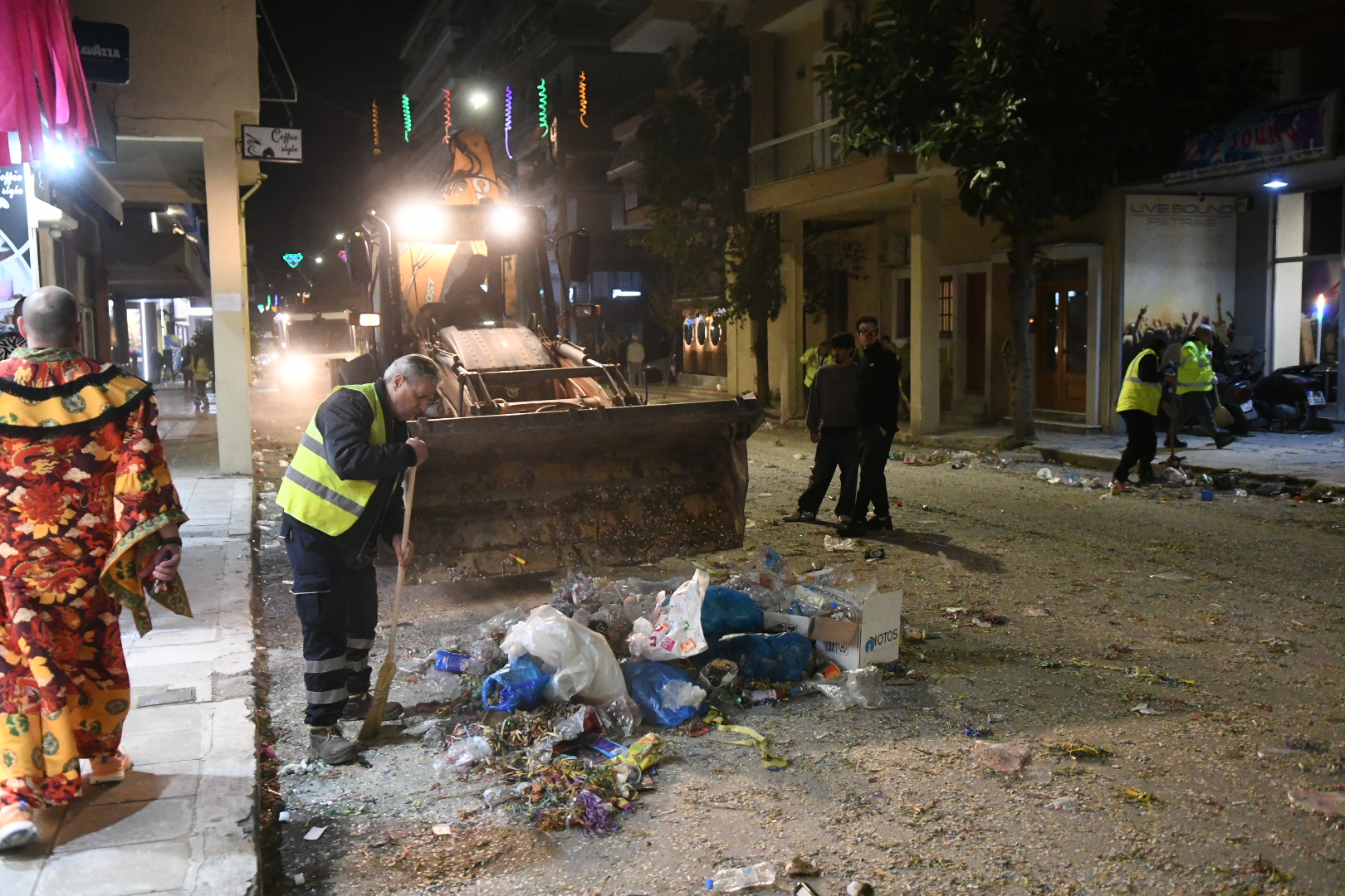 Πάτρα: «Βουνά» από σκουπίδια η πόλη, χωρίς ίχνος πολιτισμού ΒΙΝΤΕΟ - ΦΩΤΟ