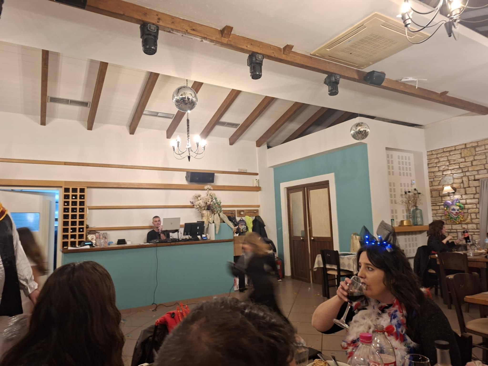 Μασκαρεμένοι οι Γονείς του Δημοτικού της Γονέων και Κηδεμόνων του Δημοτικού της Κουλούρας Αιγίου ΦΩΤΟ