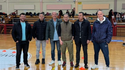 Σχολικό μπάσκετ για μαθητές της Αιγιάλειας ΦΩΤΟ