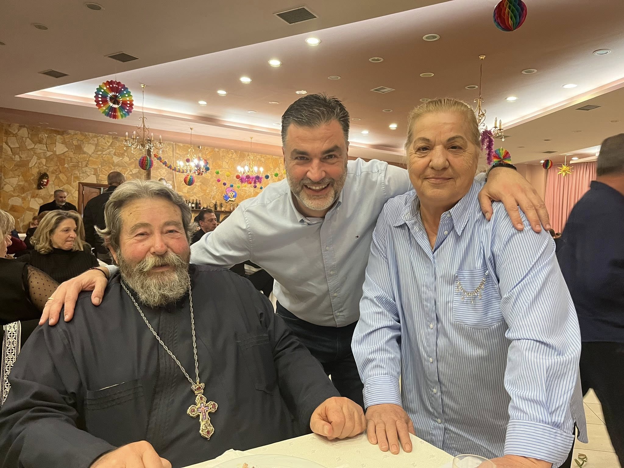 Ο Σκιαδαρέσης με Τόνι Σφήνο...«πέταξαν» Καρναβαλικά στην Ανδραβίδα ΦΩΤΟ 15 Ο Σκιαδαρέσης με Τόνι Σφήνο...«πέταξαν» Καρναβαλικά στην Ανδραβίδα ΦΩΤΟ