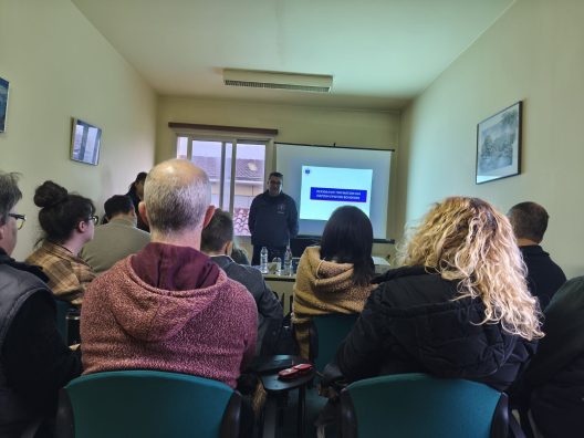 Εκπαίδευση ΚΑΡΠΑ και αντιμετώπισης πνιγμονής, από την 6η ΥΠΕ ΦΩΤΟ