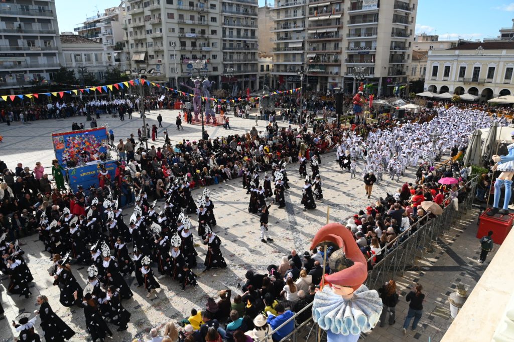 Πατρινό Καρναβάλι 2026: Αφησε εποχή η Μεγάλη Παρέλαση, χιλιάδες καρναβαλιστές μετέφεραν το κέφι ΦΩΤΟ - ΒΙΝΤΕΟ
