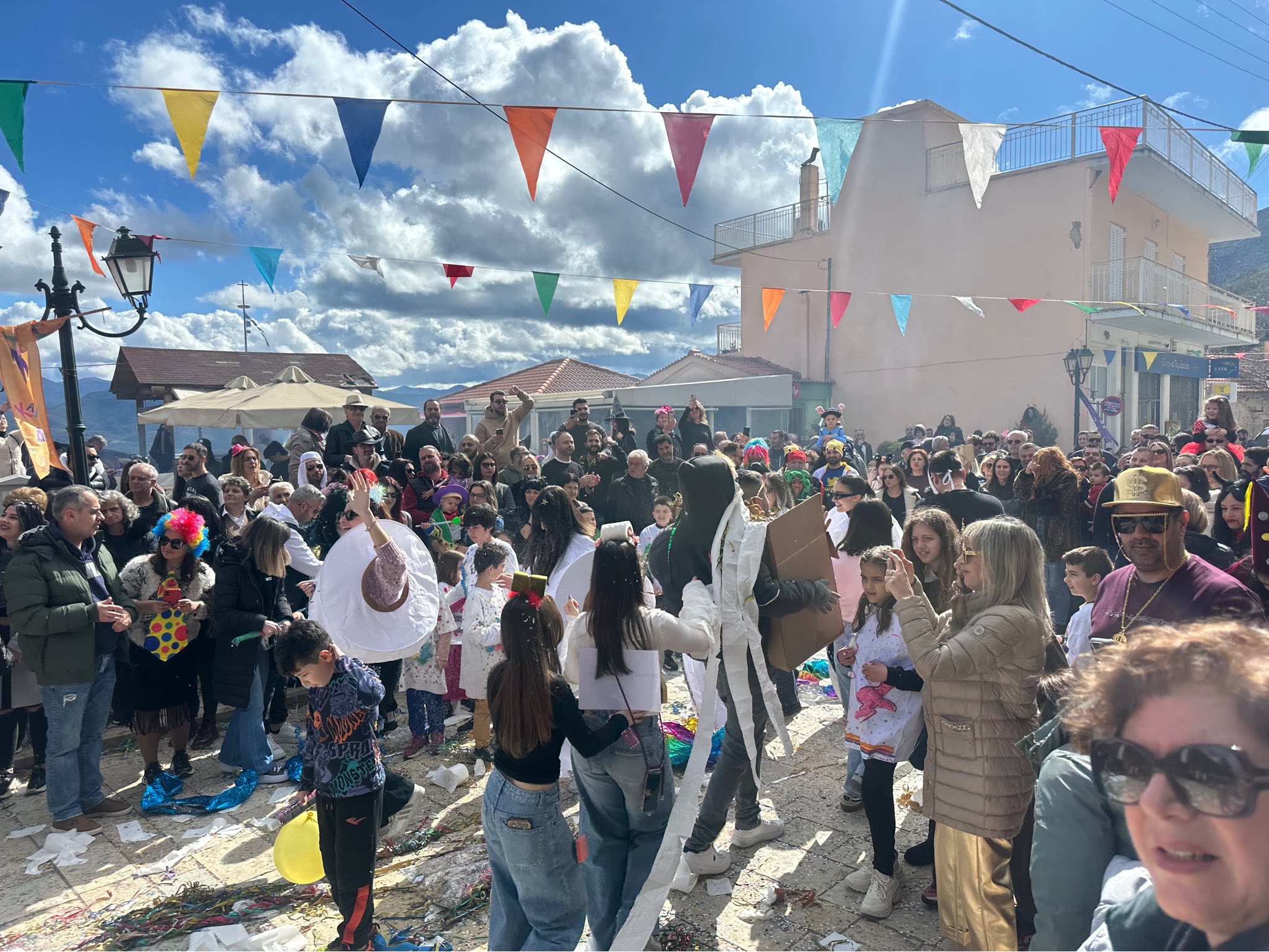 Ο Σύλλογος Δαφναίων Αχαΐας σε Καρναβαλική παρέλαση ΦΩΤΟ