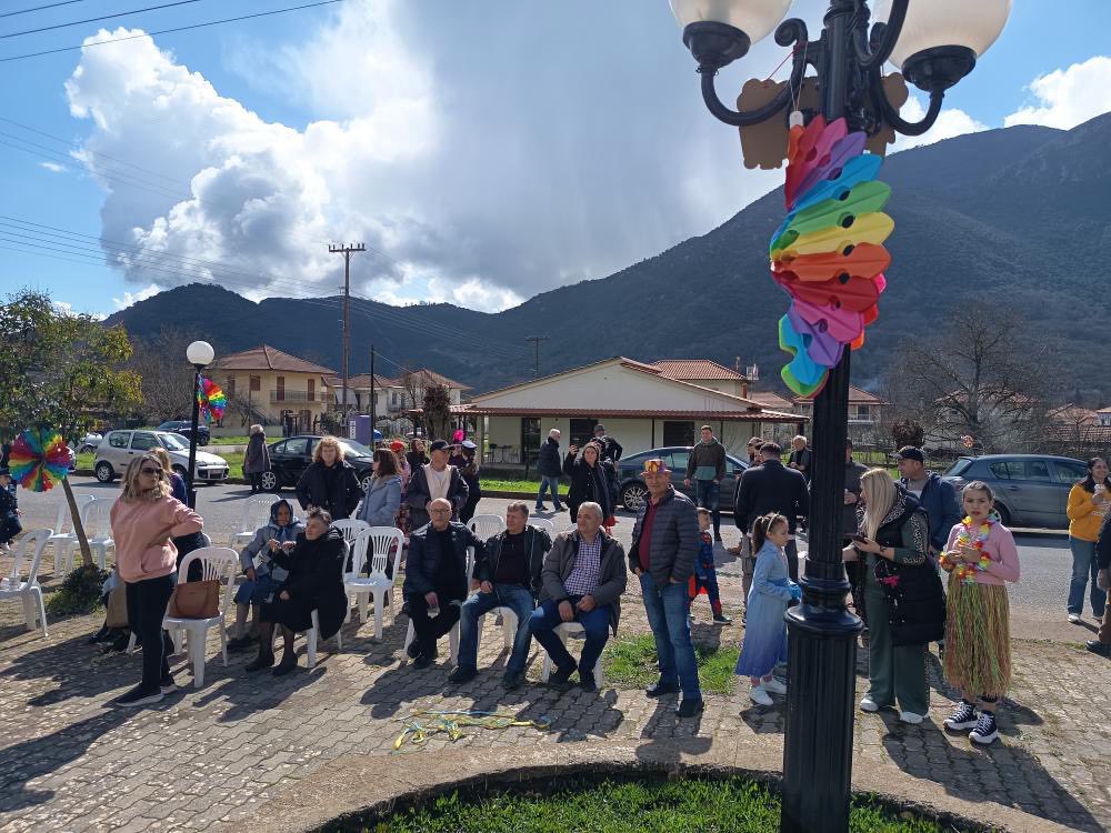 Μετέτρεψαν τα αγροτικά σε άρματα και τι διασκέδασαν στο Πάος Καλαβρύτων ΦΩΤΟ 31 Μετέτρεψαν τα αγροτικά σε άρματα και τι διασκέδασαν στο Πάος Καλαβρύτων ΦΩΤΟ