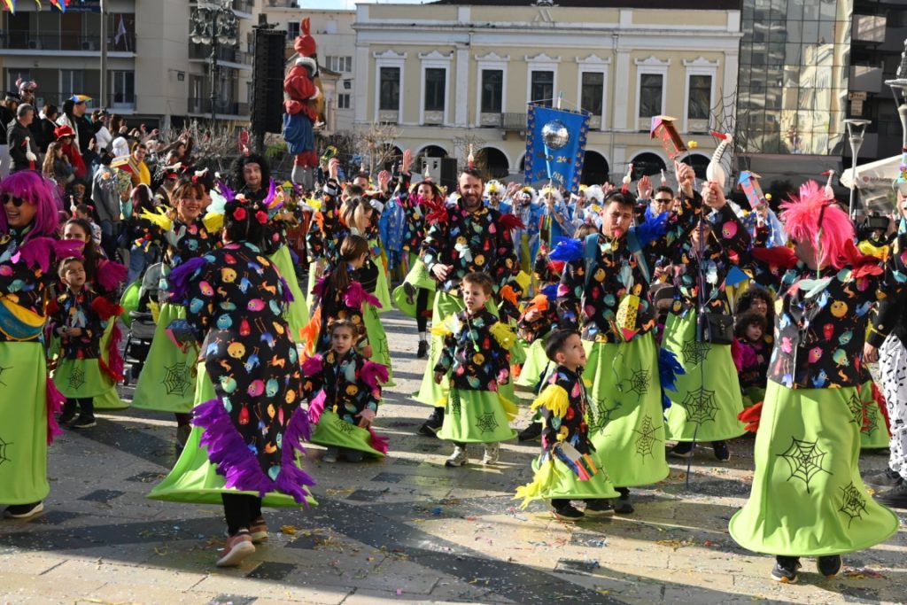 Πατρινό Καρναβάλι 2026: Αφησε εποχή η Μεγάλη Παρέλαση, χιλιάδες καρναβαλιστές μετέφεραν το κέφι ΦΩΤΟ - ΒΙΝΤΕΟ