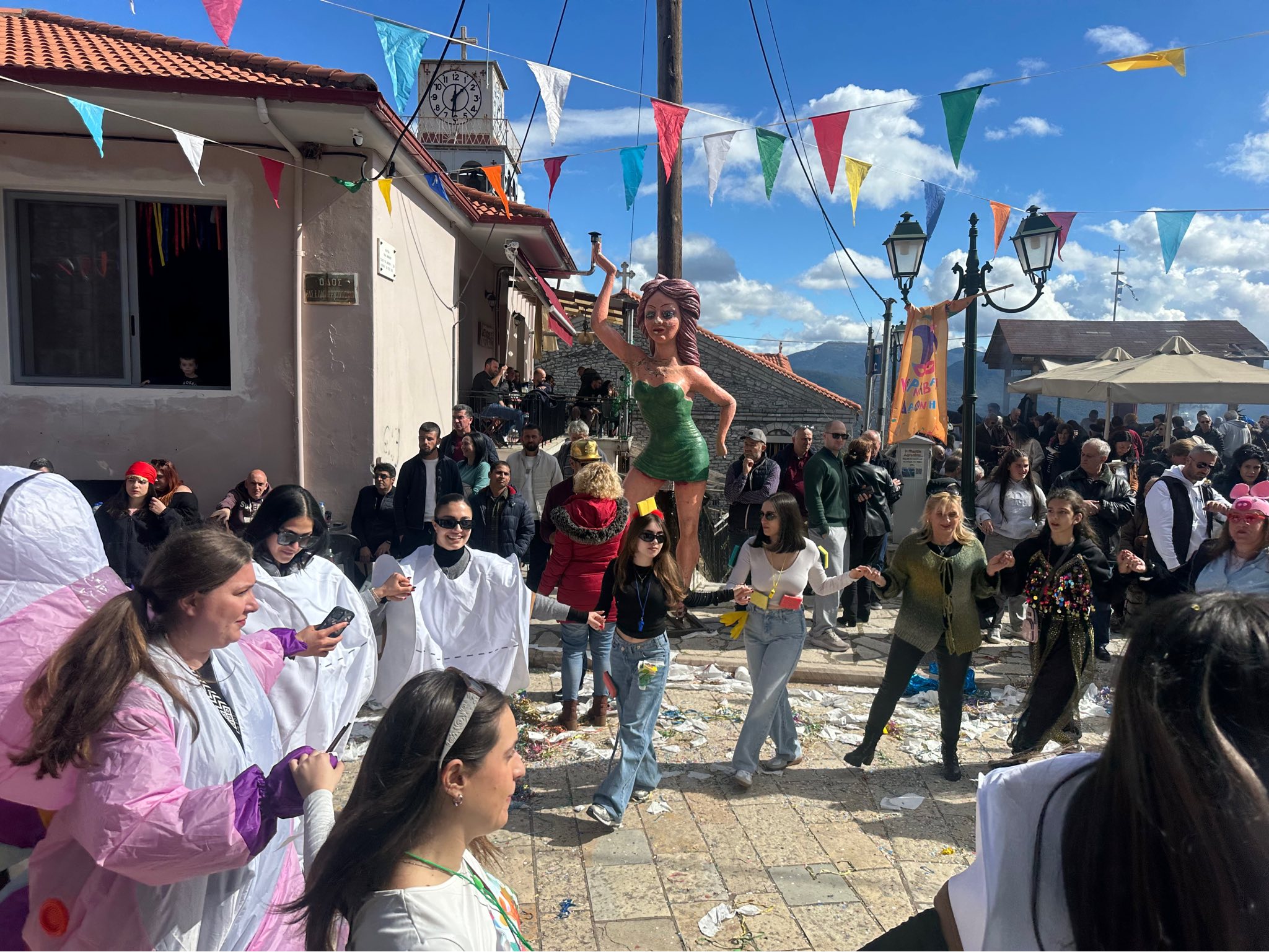 Ο Σύλλογος Δαφναίων Αχαΐας σε Καρναβαλική παρέλαση ΦΩΤΟ