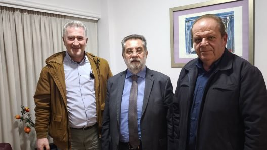 Πάτρα: Ο ΣΥΡΙΖΑ με τους Ιδιοκτήτες Ταξί για την βιωσιμότητα του κλάδου ΦΩΤΟ