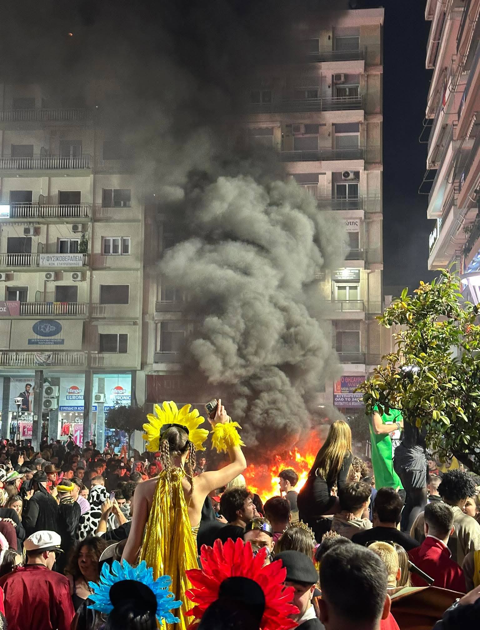 Πάτρα: Η Πόλις Εάλω...από μπαχαλάκηδες - Όλο και περισσότερες οι εικόνες κανιβαλισμού που αποκαλύπτονται από το Καρναβάλι ΦΩΤΟ