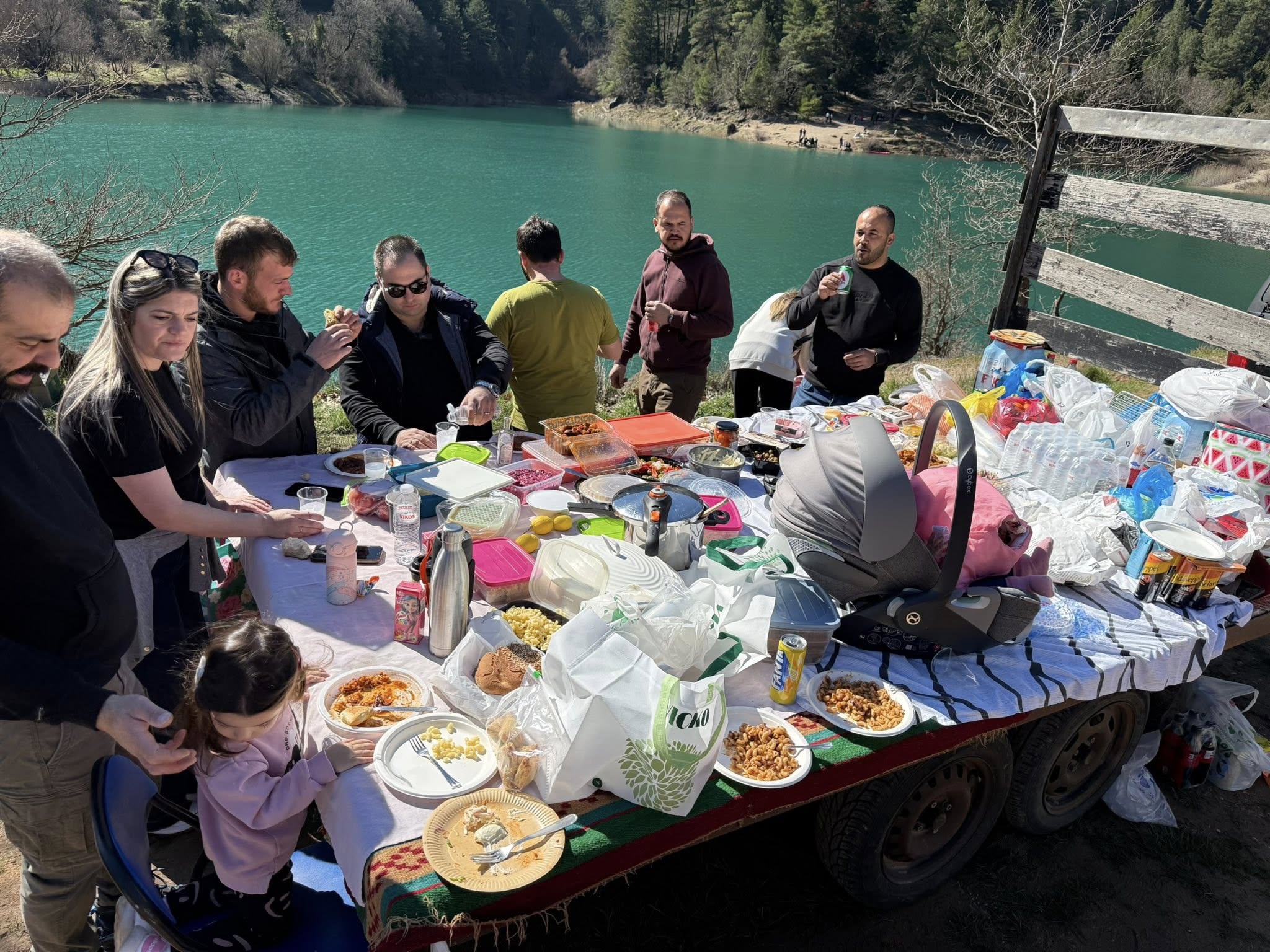Επέλεξαν τη Λίμνη Τσιβλού για « Καλή Σαρακοστή» και τος αντάμειψε το τοπίο ΦΩΤΟ