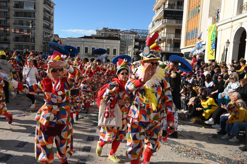 Πατρινό Καρναβάλι 2026: Αφησε εποχή η Μεγάλη Παρέλαση, χιλιάδες καρναβαλιστές μετέφεραν το κέφι ΦΩΤΟ - ΒΙΝΤΕΟ