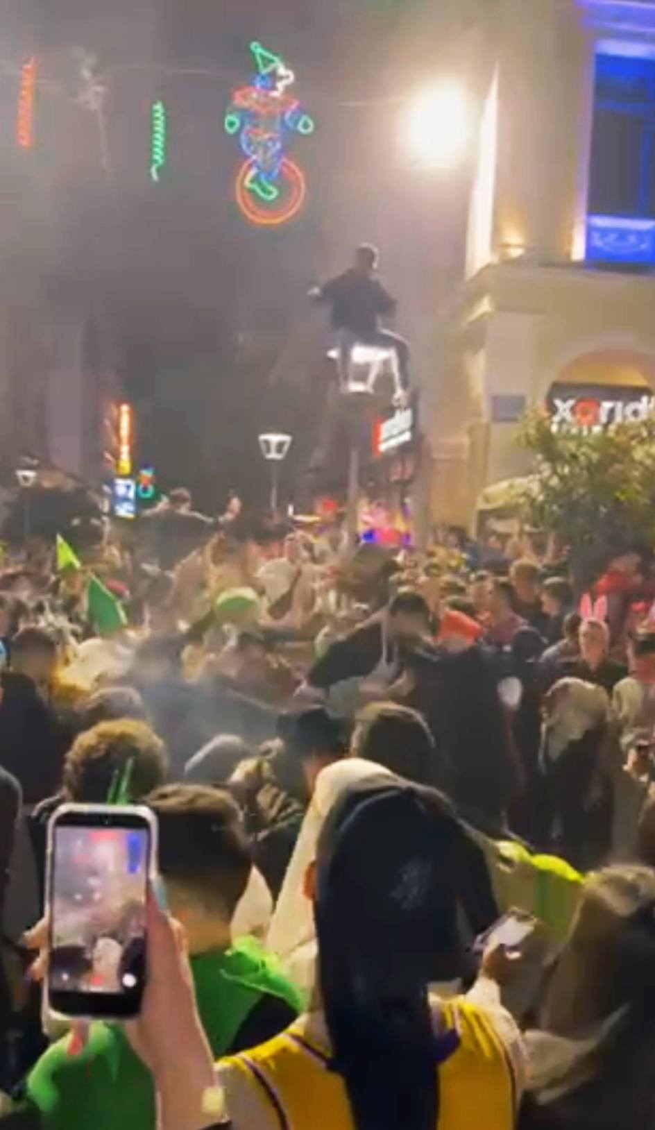 Πάτρα: Η Πόλις Εάλω...από μπαχαλάκηδες - Όλο και περισσότερες οι εικόνες κανιβαλισμού που αποκαλύπτονται από το Καρναβάλι ΦΩΤΟ