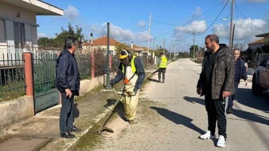 Δυτική Αχαΐα: Καθαρισμός και καλλωπισμός κοινόχρηστων χώρων στα Σαγαίικα ΦΩΤΟ