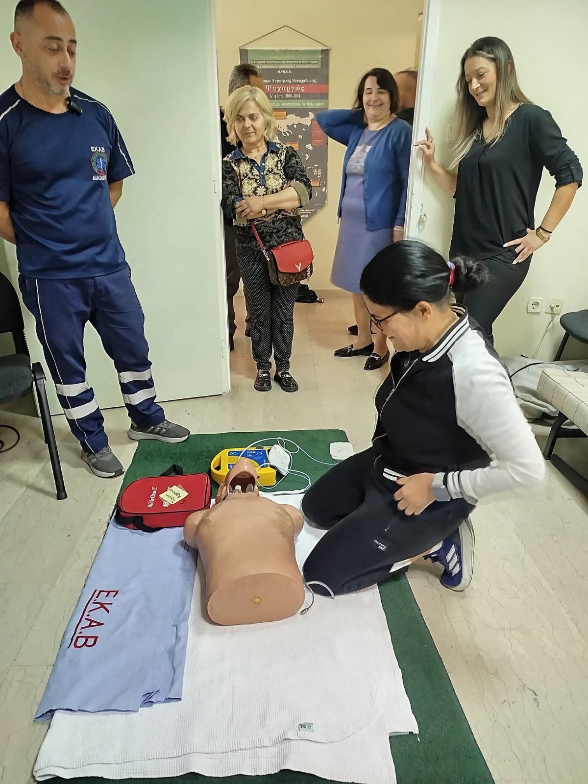 Εκπαίδευση ΚΑΡΠΑ και αντιμετώπισης πνιγμονής, από την 6η ΥΠΕ ΦΩΤΟ