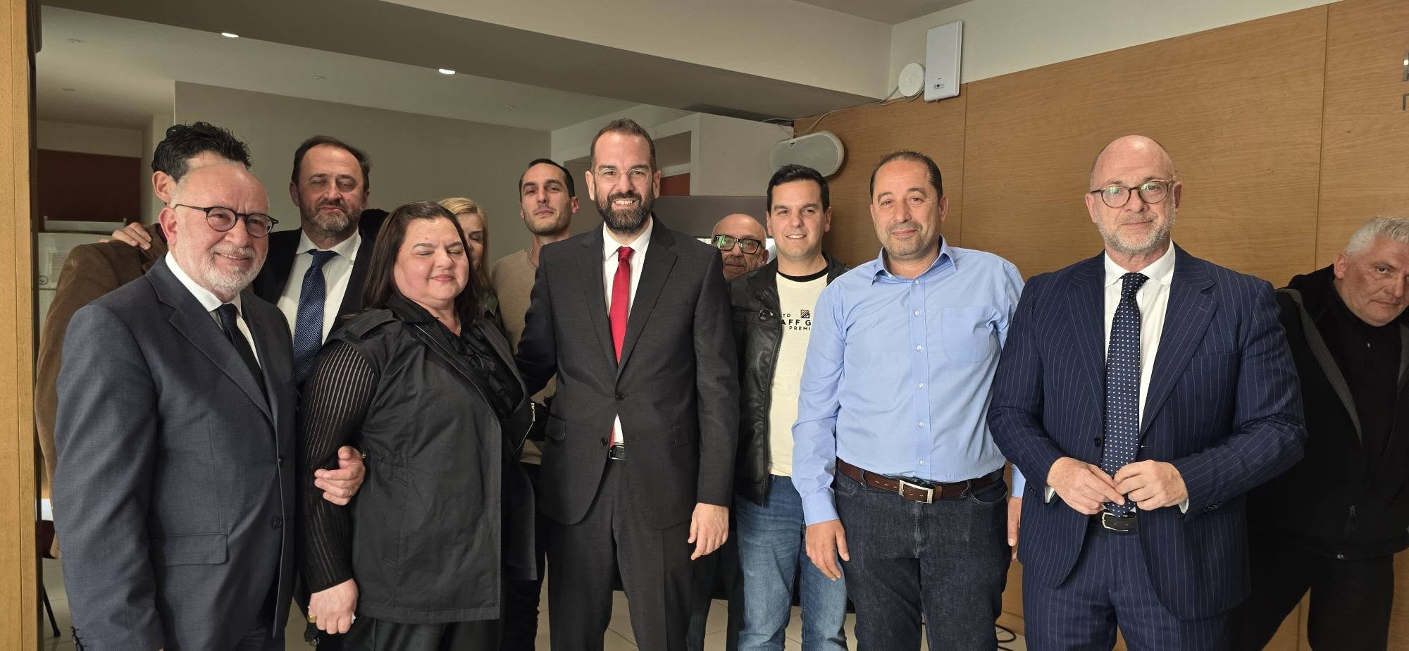 Πάτρα: Τιμητική πλακέτα στον αείμνηστο Περιφερειακό σύμβουλο Αρη Τηλιγάδη ΦΩΤΟ