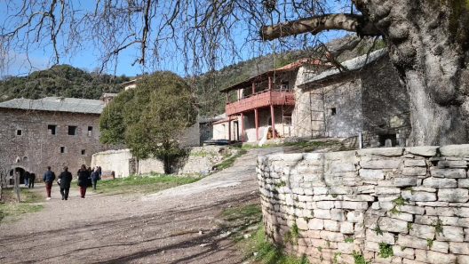 Εόρτασε η Μονή των Αγίων Θεοδώρων Αροανίας ΦΩΤΟ