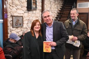 Παρουσιάστηκε το νέο μυθιστόρημα της Γιώτας Κοντογεωργοπούλου, «Τάματα» ΦΩΤΟ 37 Παρουσιάστηκε το νέο μυθιστόρημα της Γιώτας Κοντογεωργοπούλου, «Τάματα» ΦΩΤΟ