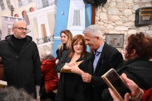 Παρουσιάστηκε το νέο μυθιστόρημα της Γιώτας Κοντογεωργοπούλου, «Τάματα» ΦΩΤΟ 43 Παρουσιάστηκε το νέο μυθιστόρημα της Γιώτας Κοντογεωργοπούλου, «Τάματα» ΦΩΤΟ