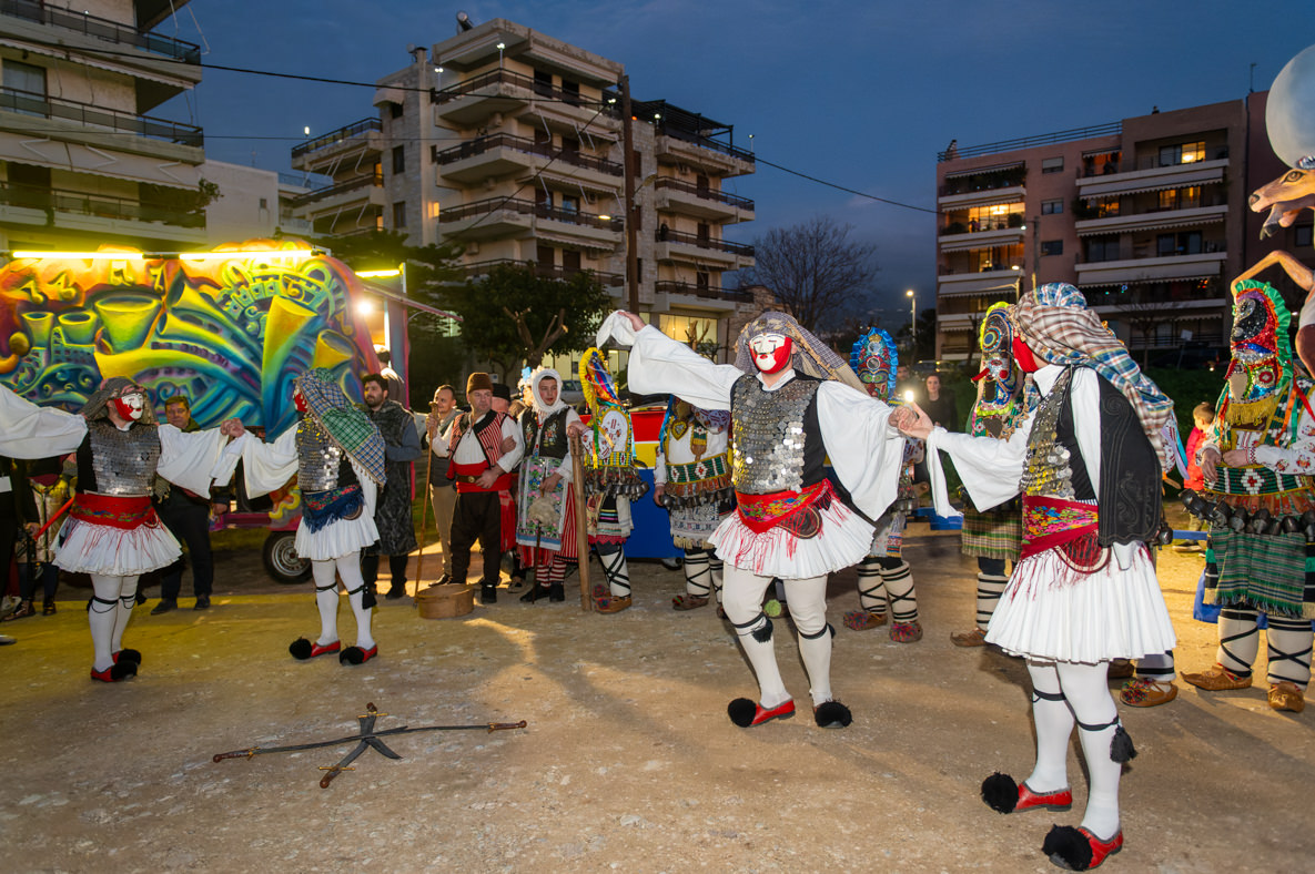 Το Πατρινό Καρναβάλι σε Αγυιά και Νότιο Διαμέρισμα ΠΛΟΥΣΙΟ ΦΩΤΟΡΕΠΟΡΤΑΖ 45 Το Πατρινό Καρναβάλι σε Αγυιά και Νότιο Διαμέρισμα ΠΛΟΥΣΙΟ ΦΩΤΟΡΕΠΟΡΤΑΖ