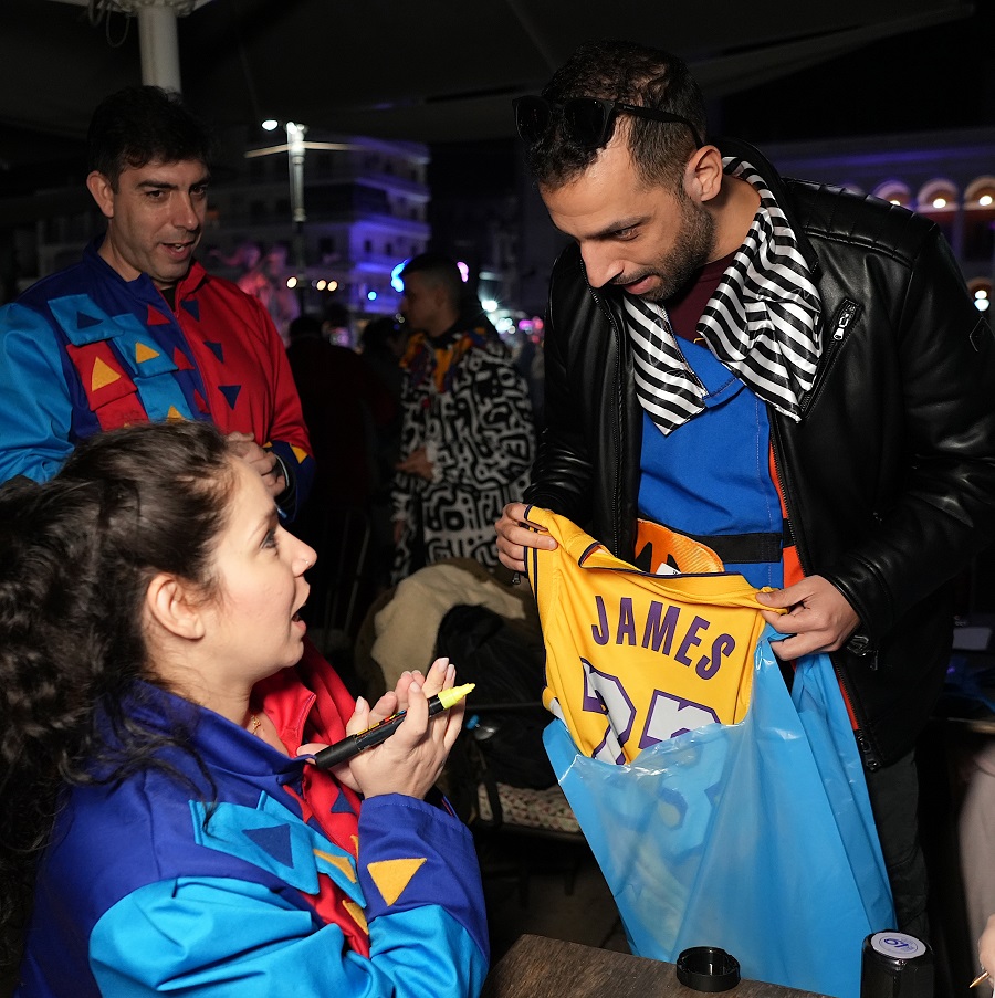 Το «Ακούσατε, ακούσατε» ξεσήκωσε όλη την Πάτρα ΦΩΤΟ