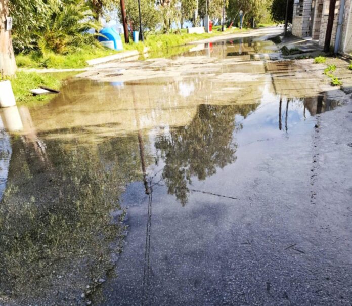 Αχαΐα: «Ξηλώθηκαν» δρόμοι από τη νεροποντή, οι κάτοικοι φοβούνται για τη ζωή τους ΦΩΤΟ 29 Αχαΐα: «Ξηλώθηκαν» δρόμοι από τη νεροποντή, οι κάτοικοι φοβούνται για τη ζωή τους ΦΩΤΟ