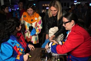 Το «Ακούσατε, ακούσατε» ξεσήκωσε όλη την Πάτρα ΦΩΤΟ