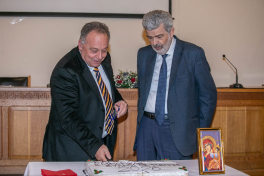 Mε Μαραβέγια και Μέγγουλη η πίτα των Εμπόρων της Πάτρας ΦΩΤΟ