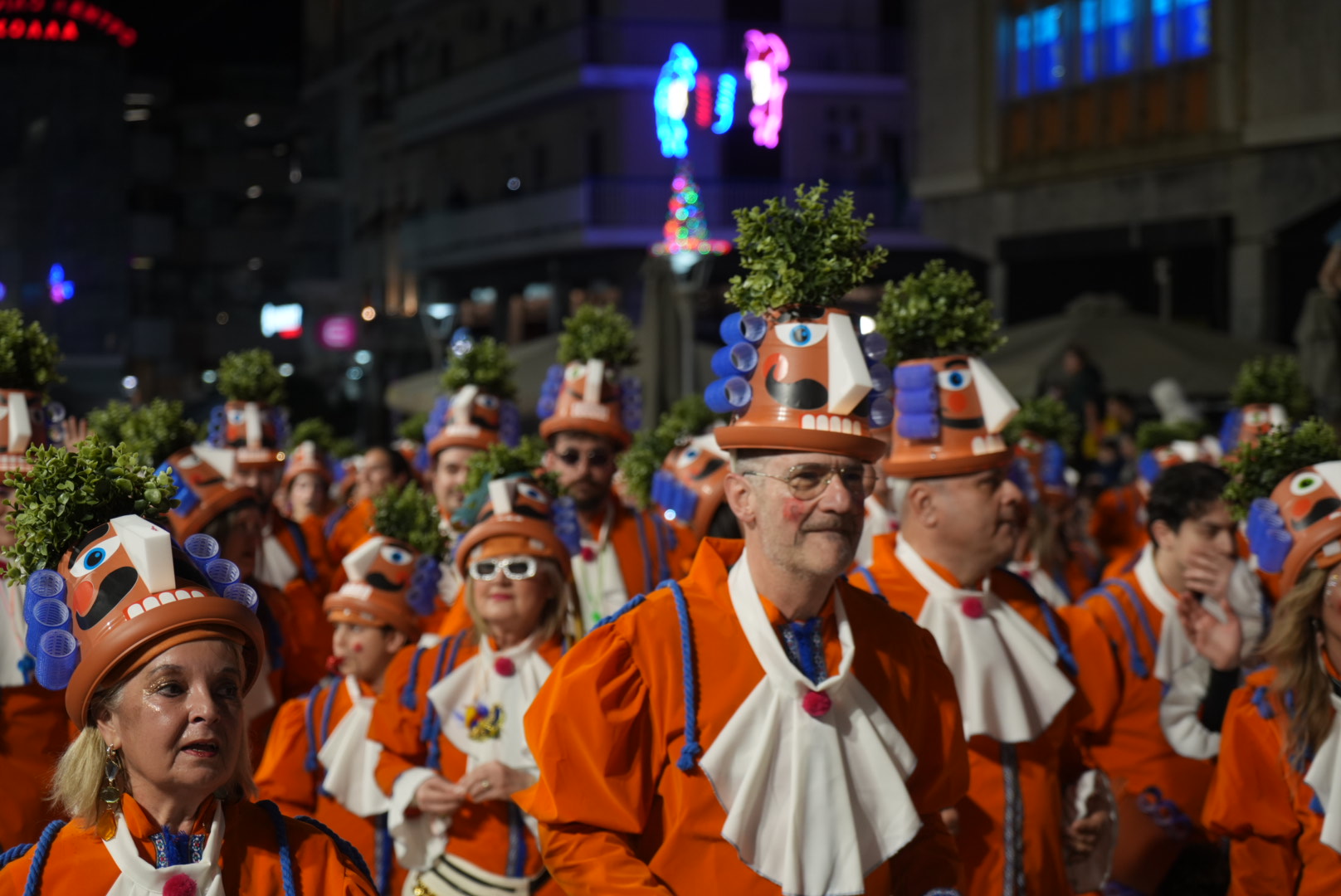 Πάτρα: Καρναβαλικά καρέ των πληρωμάτων της Νυχτερινής Παρέλασης NEΕΣ ΦΩΤΟ