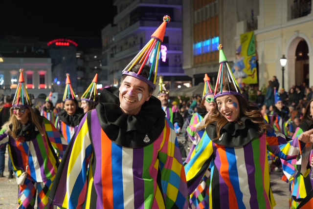 Πάτρα: Καρναβαλικά καρέ των πληρωμάτων της Νυχτερινής Παρέλασης NEΕΣ ΦΩΤΟ