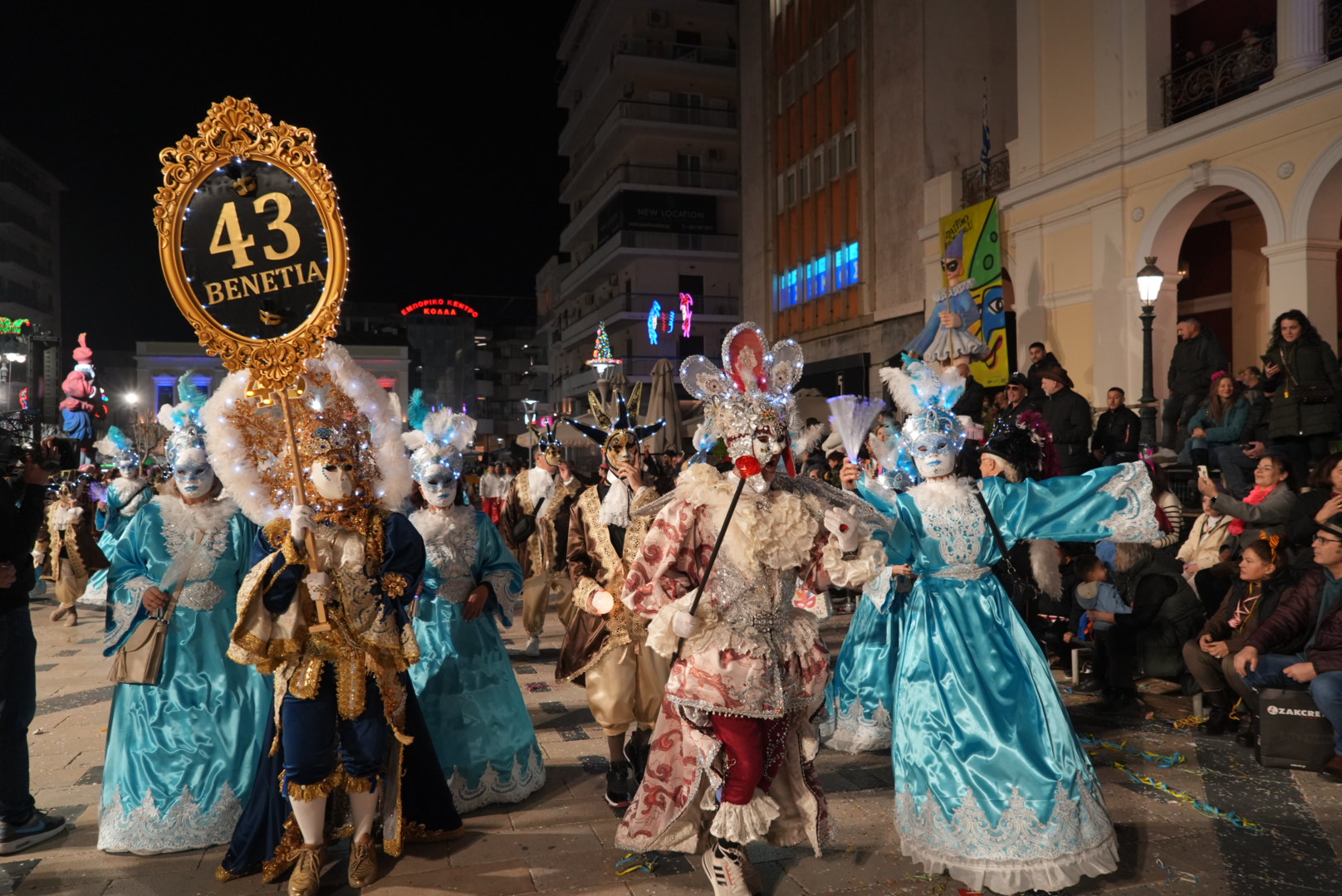 Πάτρα: Καρναβαλικά καρέ των πληρωμάτων της Νυχτερινής Παρέλασης NEΕΣ ΦΩΤΟ