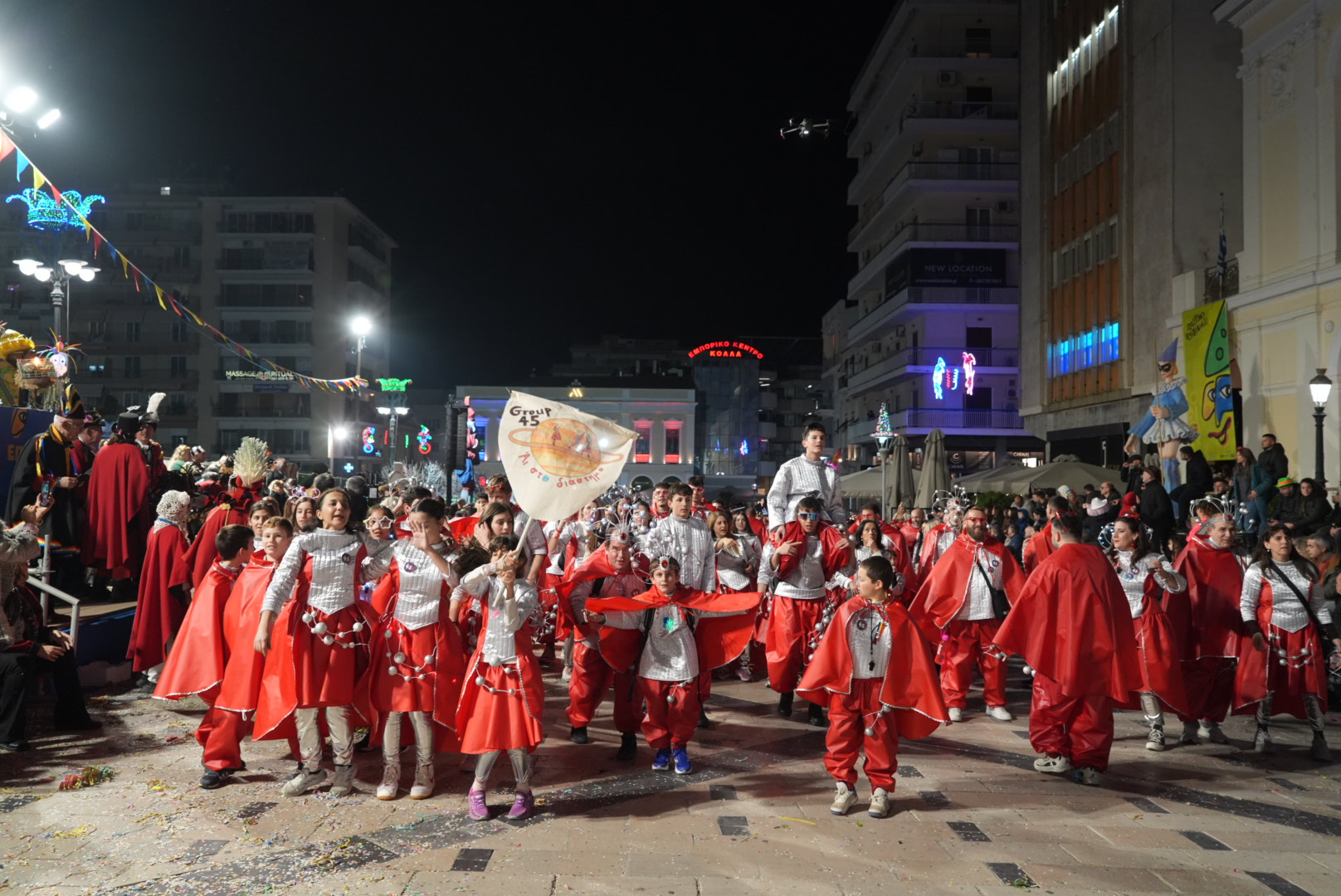 Πάτρα: Καρναβαλικά καρέ των πληρωμάτων της Νυχτερινής Παρέλασης NEΕΣ ΦΩΤΟ