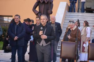 «Πλημμύρισε» παραδοσιακές φορεσιές και δρώμενα η πρωτεύουσα του Καρναβαλιού ΦΩΤΟΡΕΠΟΡΤΑΖ 31 «Πλημμύρισε» παραδοσιακές φορεσιές και δρώμενα η πρωτεύουσα του Καρναβαλιού ΦΩΤΟΡΕΠΟΡΤΑΖ