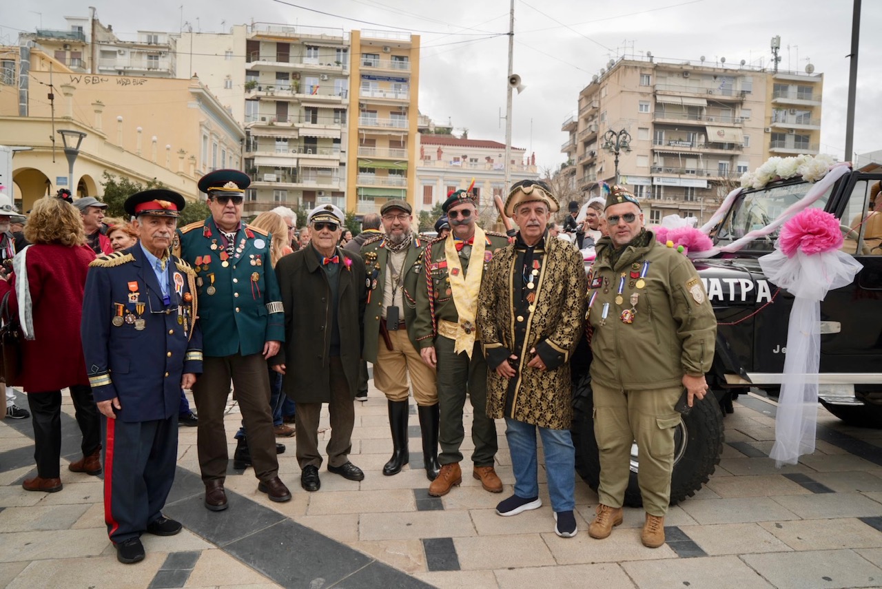 Τσικνοπέμπτη στην Πάτρα: Το κέντρο «πήρε φωτιά» με Βαλκανικούς ρυθμούς ΦΩΤΟΡΕΠΟΡΤΑΖ
