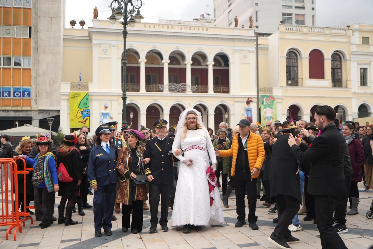 Τσικνοπέμπτη στην Πάτρα: Το κέντρο «πήρε φωτιά» με Βαλκανικούς ρυθμούς ΦΩΤΟΡΕΠΟΡΤΑΖ